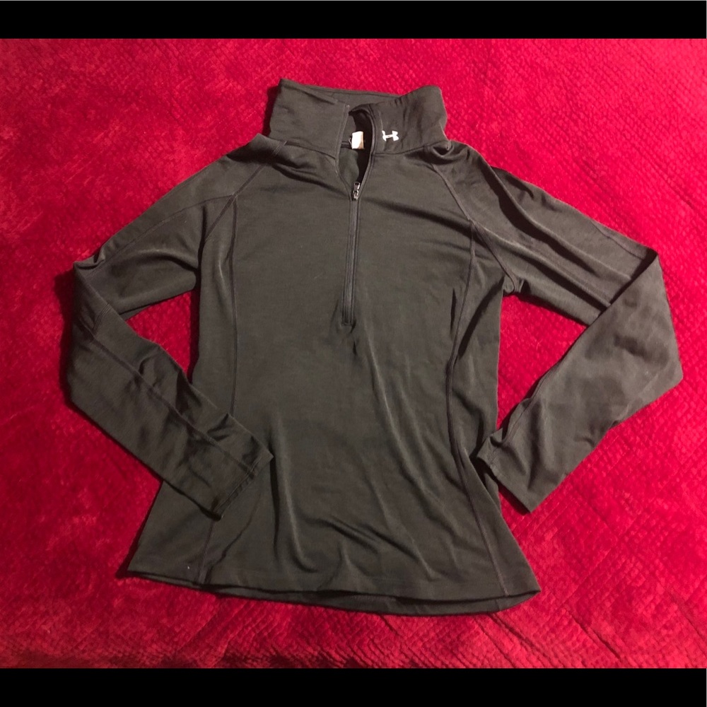 EUC women’s Under Armour long sleeved shirt